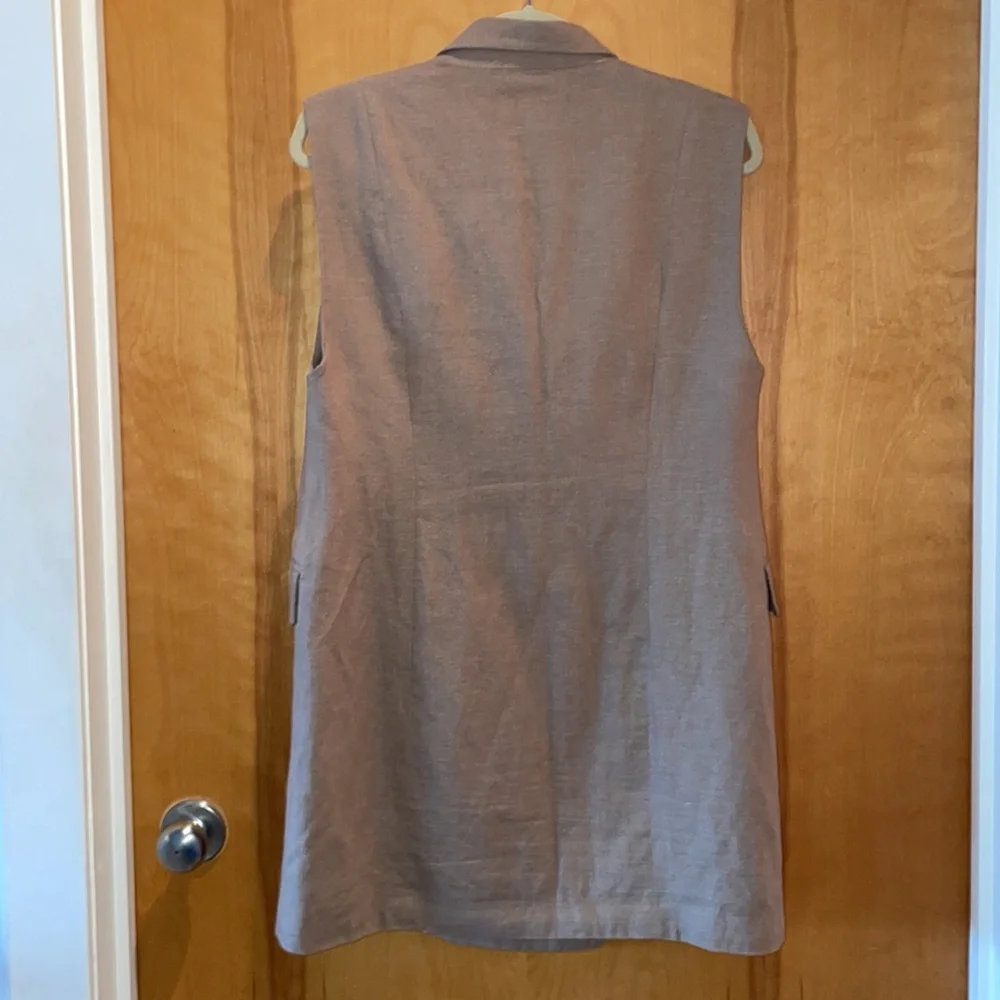 Limited Edition Cotton and Linen oversized sleaveless blazer/mini dress - Picture 6 of 12